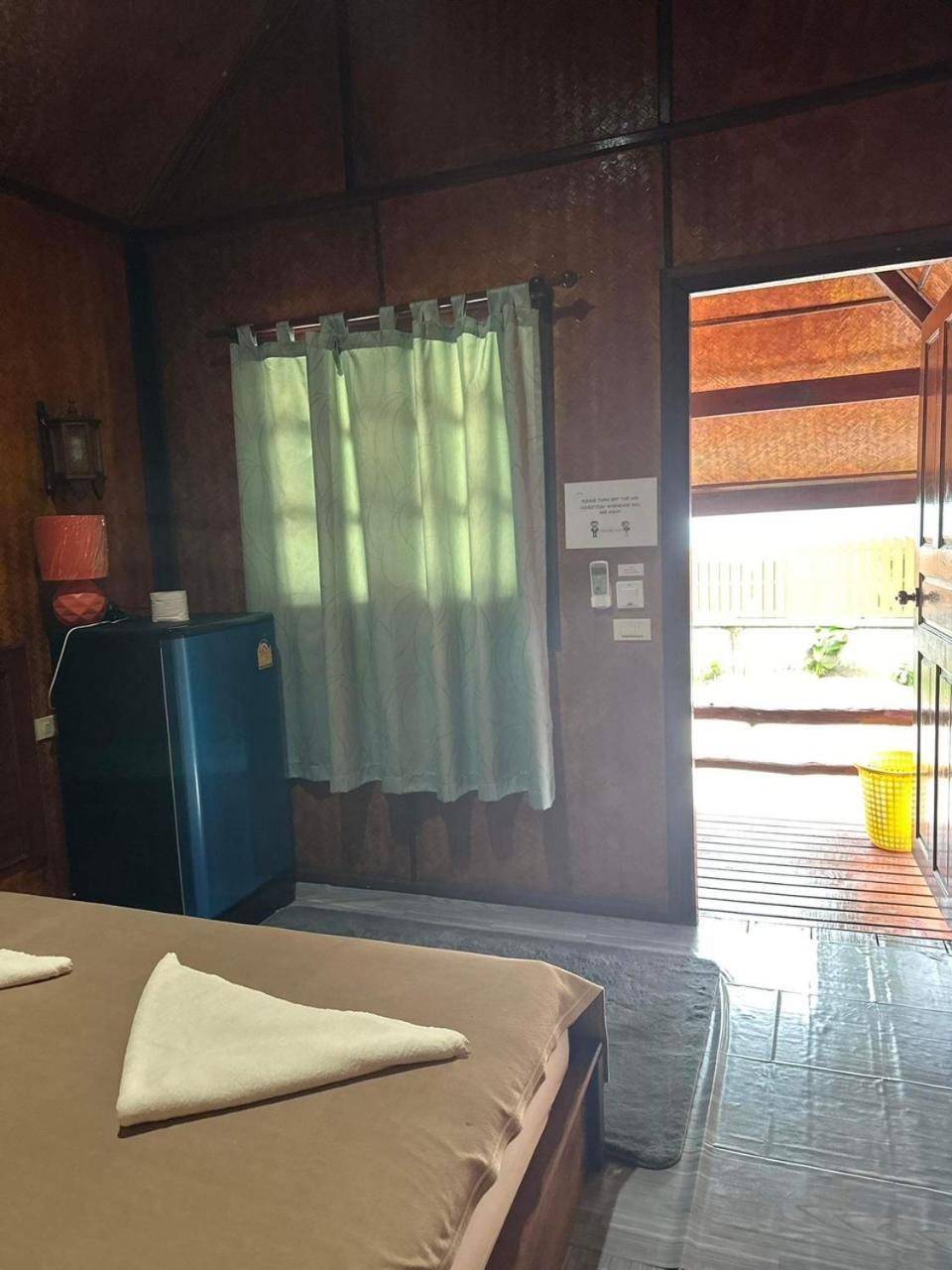 Buddha Raksa Thong Nai Pan Yai Exteriör bild