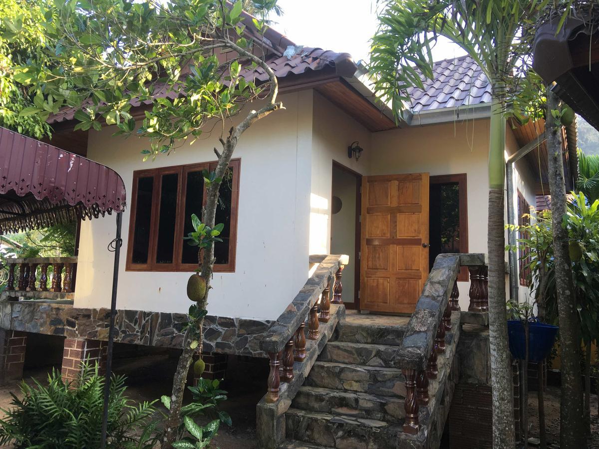 Buddha Raksa Thong Nai Pan Yai Exteriör bild